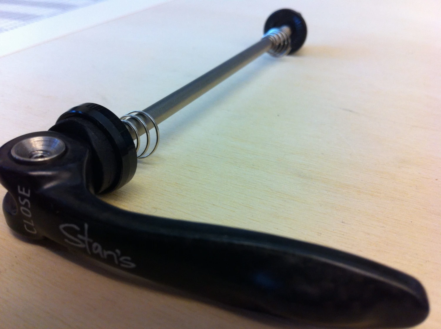 Stan`s NoTubes ZTR 3.30Ti 6 Loch Nabe Vorne 4 Stan`s NoTubes ZTR 3.30Ti 6 Loch Nabe Vorne – Bild 2