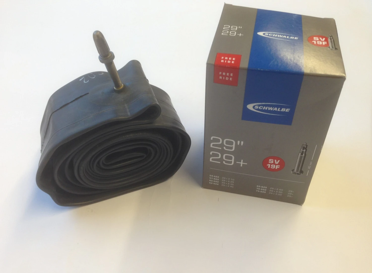 Schwalbe SV 19F 29x2.1/3.0 Presta 40mm Schlauch 3 Schwalbe SV 19F 29x2.1/3.0 Presta 40mm Schlauch