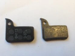 Sram Red 22/Force 22/Rival 22/S700/Level Organic-Steel Bremsbeläge Ohne Feder/Halteschraube